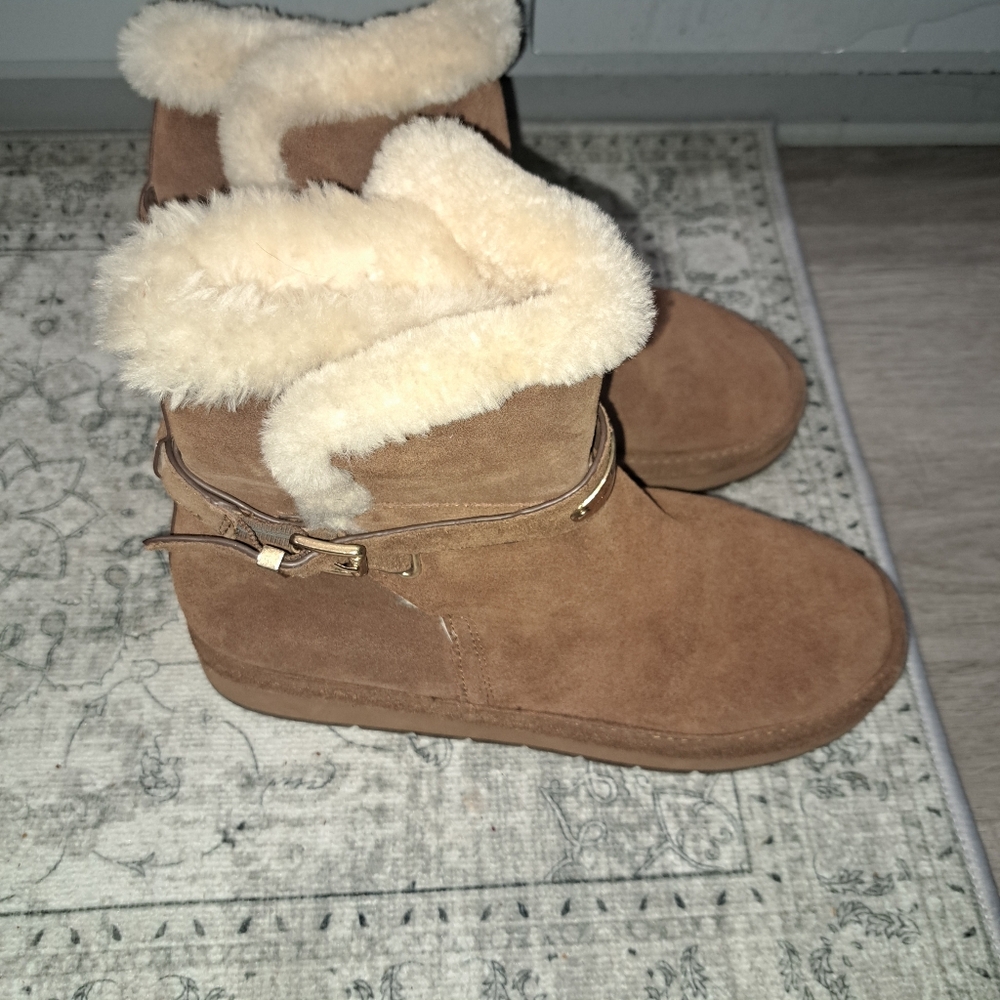 Michael Kors Tan Fur-Lined Winter Boots - Picture 2 of 5